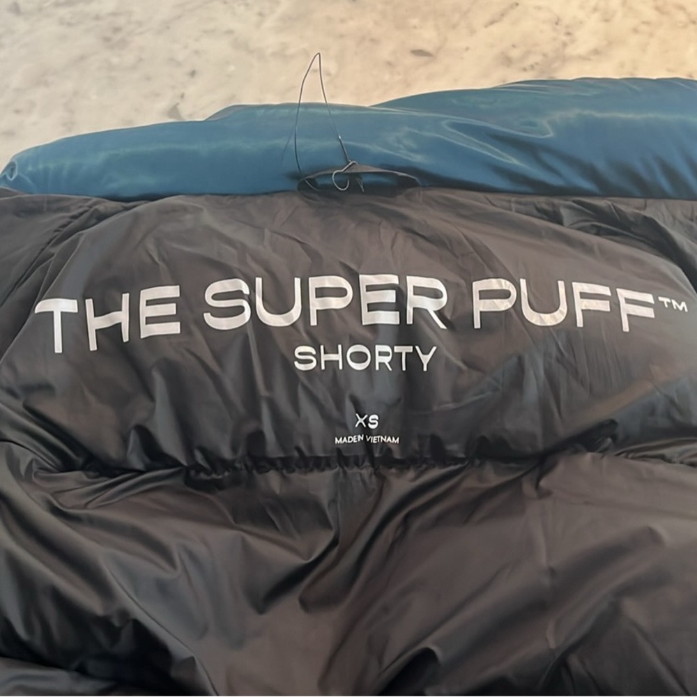 Aritzia Super Puff Shorty Liquid Shine